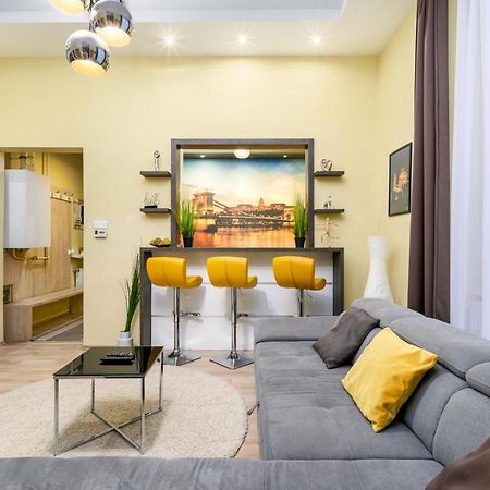 Downtown Deluxe-Two Bedroom Apartment With Sauna บูดาเปสต์ ภายนอก รูปภาพ