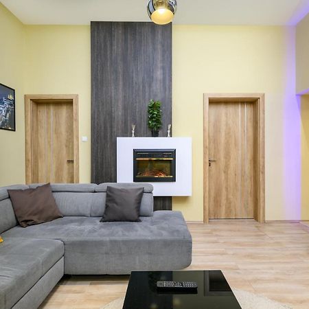 Downtown Deluxe-Two Bedroom Apartment With Sauna บูดาเปสต์ ภายนอก รูปภาพ