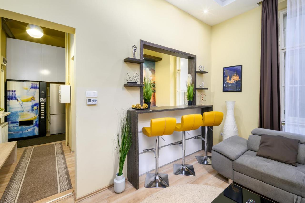 Downtown Deluxe-Two Bedroom Apartment With Sauna บูดาเปสต์ ภายนอก รูปภาพ
