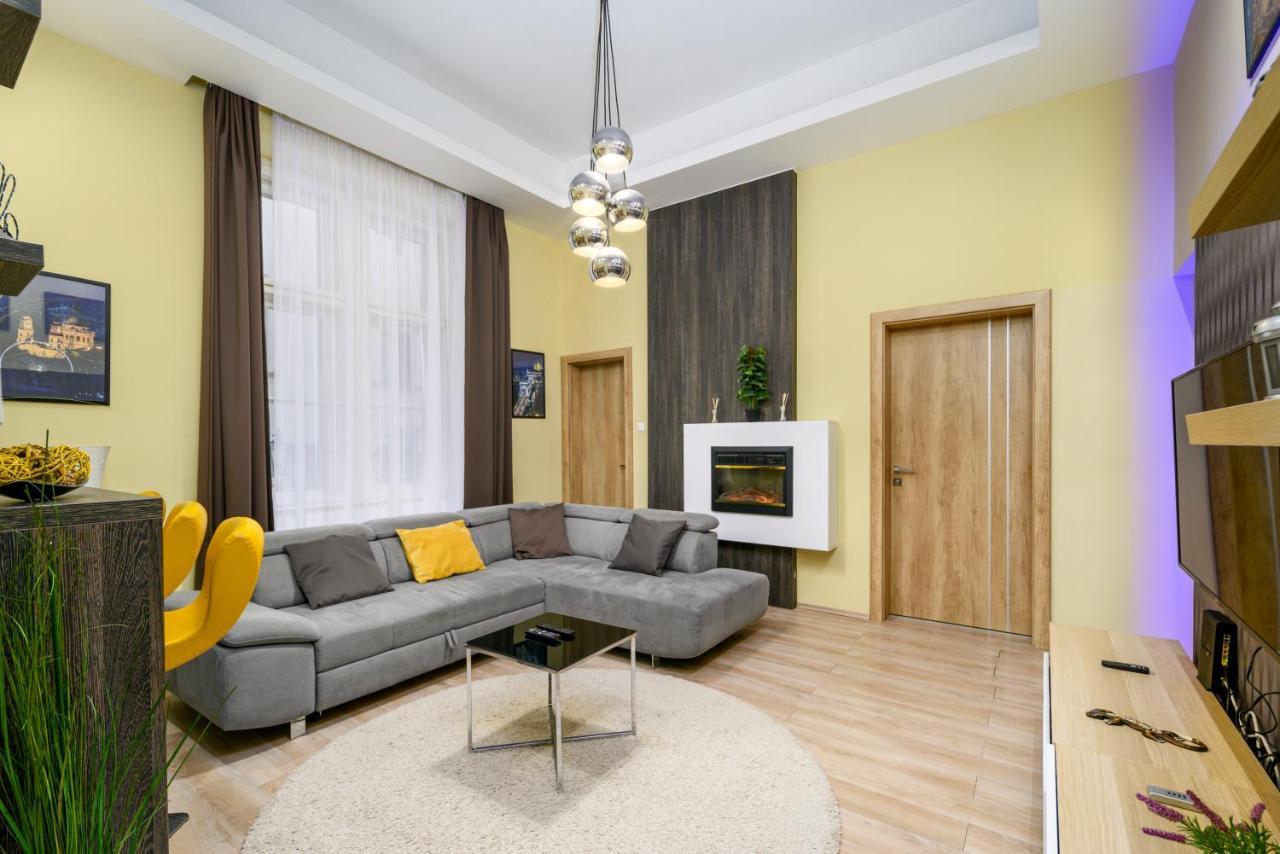 Downtown Deluxe-Two Bedroom Apartment With Sauna บูดาเปสต์ ภายนอก รูปภาพ