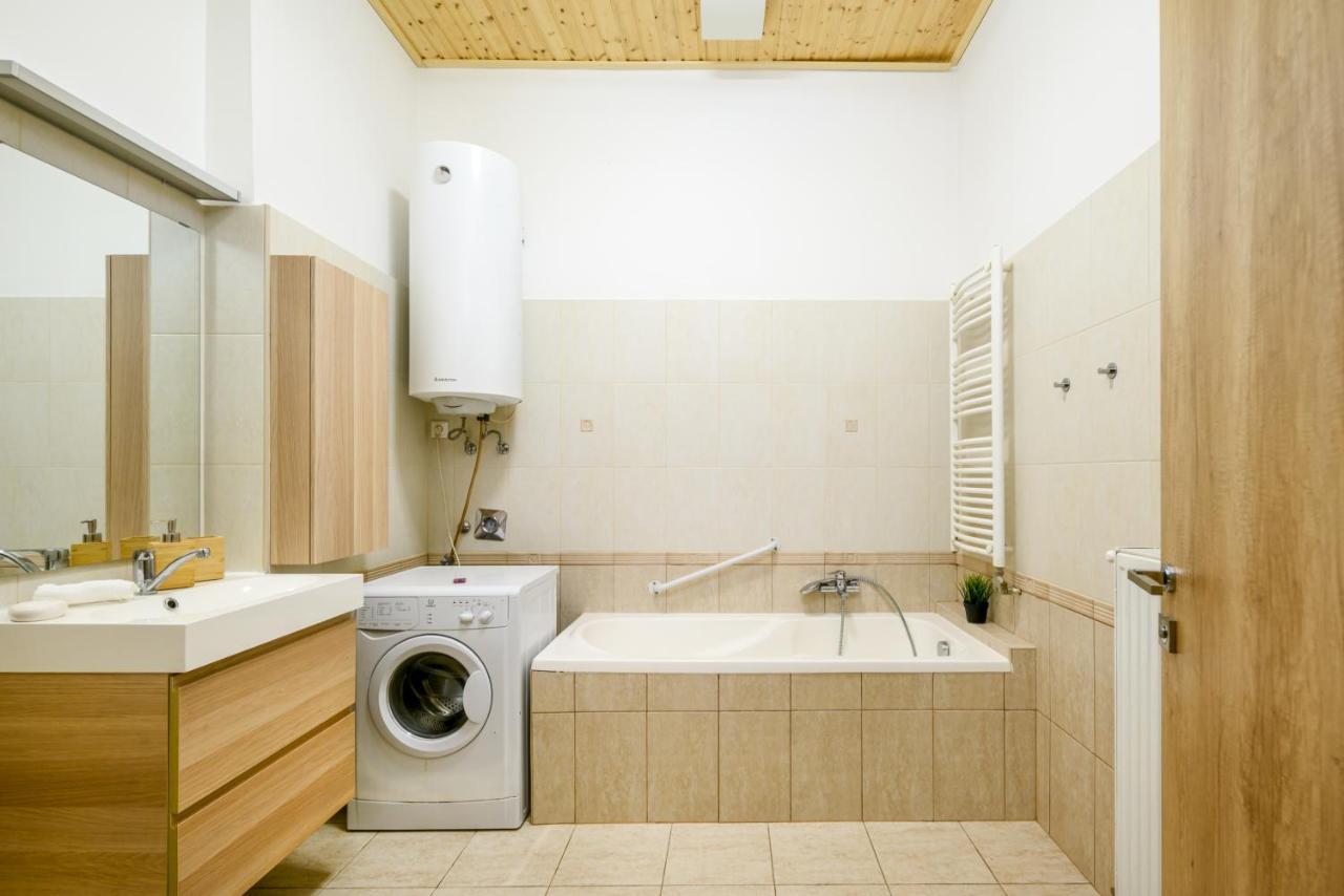 Downtown Deluxe-Two Bedroom Apartment With Sauna บูดาเปสต์ ภายนอก รูปภาพ